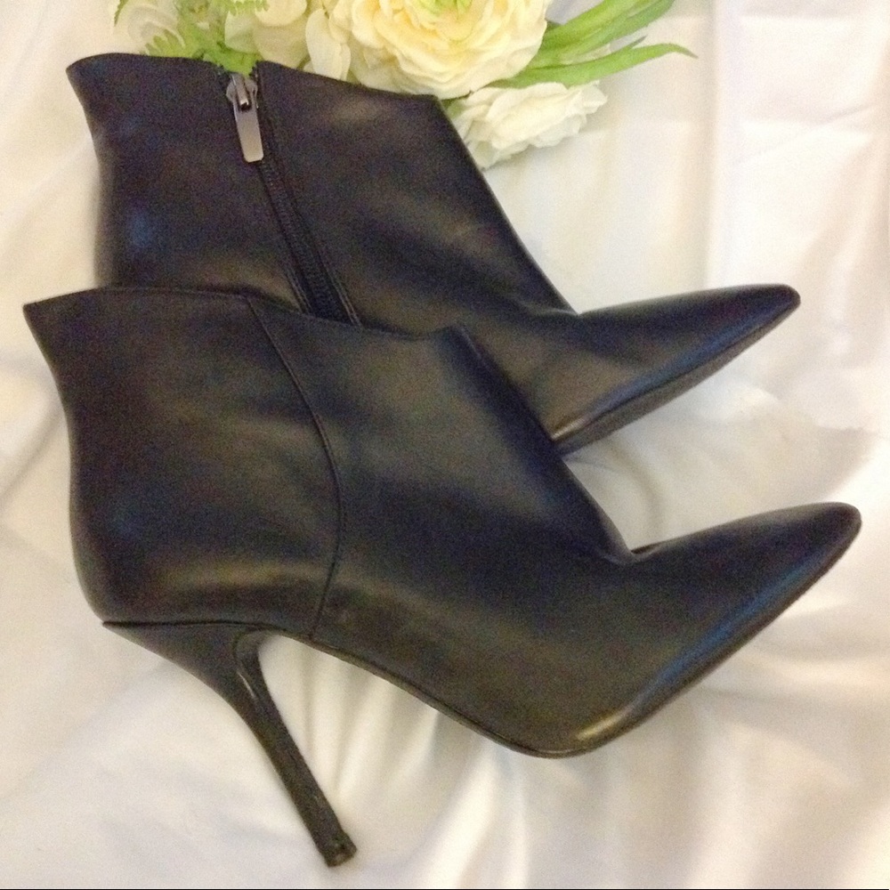 Enzo Angiolini, black, leather booties.